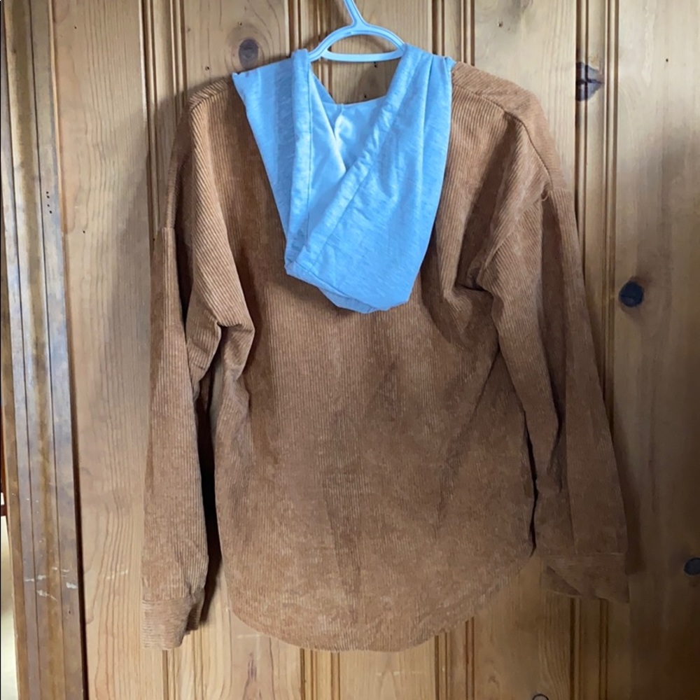 jacket with cap - Picture 2 of 5
